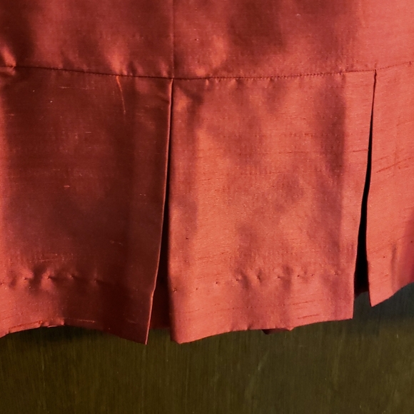 Red silk skirt, pleated hem, silk lined, size 14 - Picture 2 of 5